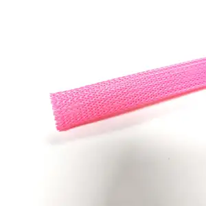 Anpassbare schwer entflammbare rosa PET erweiterbare geflochtene Kabel muffe für Drahts chutz