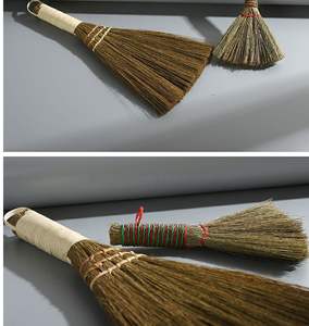 Buena escoba hecha a mano Mini suave con mango sólido Naturaleza retro Sin electricidad estática Escoba de barrido Sofá, coche, esquina y más - Product Image 4