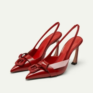 Sandalias de tacón de aguja con correa trasera y hebilla metálica para mujer, talla grande 45, con punta puntiaguda y diseño de nudo, de charol, estilo slingback. - Product Image 1