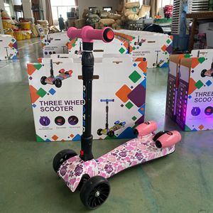 Monopattino a Tre <span class=keywords><strong>Ruote</strong></span> con Luci e Musica Bluetooth per Bambini in Vendita - Product Image 5