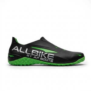 รองเท้าบูท AP ALLBIKE 2 สีดำ แบบหุ้มข้อกลาง ทำจาก PVC กันน้ำ พร้อมพื้นรองเท้าสีแดง สำหรับงานกลางแจ้งและการใช้งานในชีวิตประจำวัน - Product Image 2
