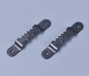 Shanfeng 100 piezas de metal de diente de sierra marco de fotos perchas con 200 clavos puerta gancho y ojo - Product Image 2