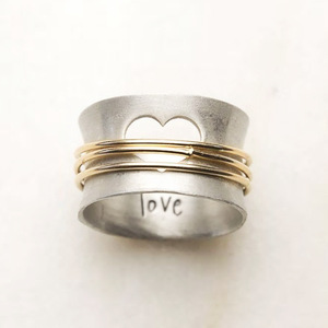 Anello a Cuore per Donne, Aperto e Regolabile, Bicolore in Rame, Gioiello Romantico Elegante per Uso Quotidiano - Product Image 2