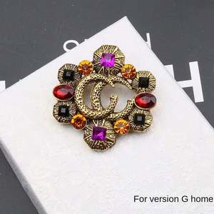 Broche Vintage de Doble Letra con Piedra Natural y Aleación Chapada en Oro Rosa, Pin Retro de Lujo para Ropa Unisex, Accesorio de Moda, Regalo - Product Image 4