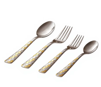 Assortiment de couverts en acier inoxydable durable avec motifs gaufrés variés (cubes d'eau), cuillères et fourchettes, vente en gros
