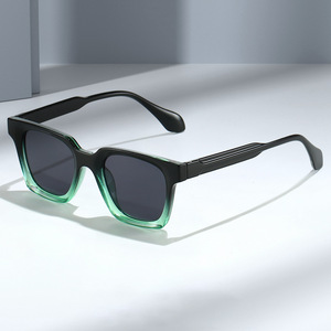 Nieuwe Klassieke Trendy Zonnebril Modieuze Vierkante Dames Veelzijdige Pc Zonnebril <span class=keywords><strong>2025</strong></span> - Product Image 1