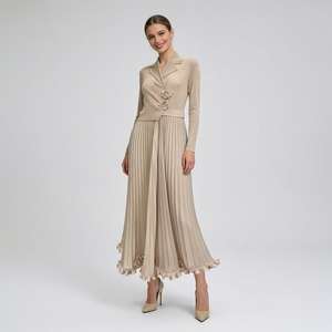 Robe longue plissée asymétrique style blazer pour femme, avec boutons floraux 3D, ourlet festonné, inspirée Miyake, collection automne, directement de <span class=keywords><strong>l</strong></span>'usine - Product Image 2