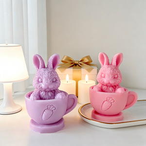 Vela aromática con forma de conejo en taza, vela de cera de soja 3D con conejito en taza para decoración de mesa de Pascua, regalo para fiestas. - Product Image 3
