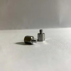 Conector Macho-Hembra de Acero Inoxidable Duradero AL6063 con Manguito Roscado y Tuerca de Acoplamiento - Product Image 1