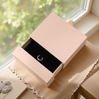 Boîte à bijoux de luxe avec tiroir coulissant pour bagues, boucles d'oreilles, colliers, logo personnalisé, forme personnalisée, papier d'art haut de gamme, doublure en éponge