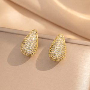 Gemmy Nouvelle Arrivée Boucles d'oreilles clous en acier inoxydable, forme goutte d'eau géométrique simple et épaisse, avec zircone cubique, style tendance - Product Image 3