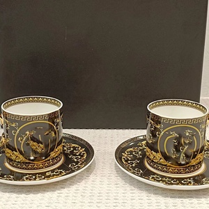 Tasses et soucoupes à thé en porcelaine au design minimaliste de luxe avec bordure et poignée dorées pour le café, le thé, la maison et l'hôtel - Product Image 1