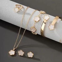 Nouvel ensemble de bijoux de luxe pour femme, design tendance, bracelet, bague, boucles d'oreilles et collier élégants
