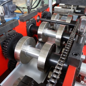 Oem Volautomatische Cz Stalen Gording Rolvormmachine <span class=keywords><strong>C</strong></span> Z Purling <span class=keywords><strong>Machine</strong></span> Met Tandwiel-En Lagerkerncomponenten Voor Gebruik Aan De Muur - Product Image 5