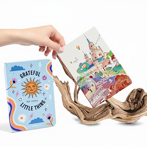 Carnets en cuir PU personnalisés en gros, avec fermoir métallique, couverture rigide de qualité supérieure, reliure à anneaux, journaux, impression numérique, image de marque d'entreprise, usage quotidien - Product Image 1