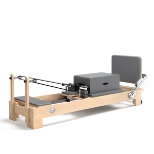 Equipo de gimnasio de cama central de estudio de reformadores de Pilates de madera de arce de alta calidad con reformadores de estudio - Product Image 2