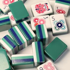 Donkergroene acryl Amerikaanse Mahjong-tegels fabrieksgegraveerd ontwerp duurzaam gladde randen bulkset familiespelavonden cadeaus - Product Image 5