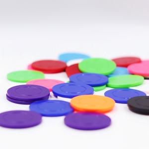Jetons de poker vierges personnalisables avec logo, en plastique composite, pour la vente en gros à prix abordable, idéaux pour les événements promotionnels et les cadeaux. - Product Image 3