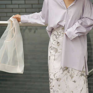 Bolsa de Compras de Organza con Grabado Personalizado de Lujo, con Cuerda de Satén, Ecológica y Biodegradable - Product Image 6