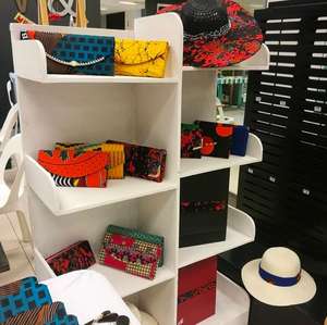 Bolso de Moda Artesanal para Mujer con Diseño de Caramelos, Cuero PU, Cierre con Cordones, Decoración Floral - Hecho en Zambia - Product Image 6