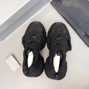 Vente directe d'usine de chaussures pour hommes à plateforme, design luxueux, serties de diamants, de haute qualité et au style tendance. - Product Image 3