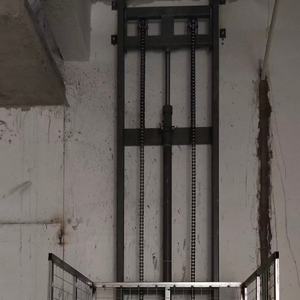 24v Güvenlik Kontrolleri ile Hidrolik Ev Tipi Yük Asansörü 1000x1000mm Tabla 3m Kaldırma Yüksekliği - Product Image 6