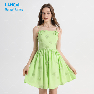 Abito slip da donna all'ingrosso personalizzato colletto quadrato colori verde chiaro piccoli modelli di <span class=keywords><strong>fiori</strong></span> da ragazza alla moda - Product Image 3