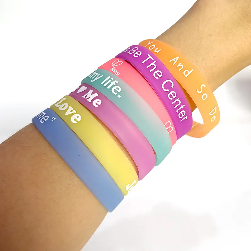 Bracelet Jésus Bracelets en caoutchouc religieux promotionnels en silicone avec design imprimé Peut bracelet lumineux personnalisé