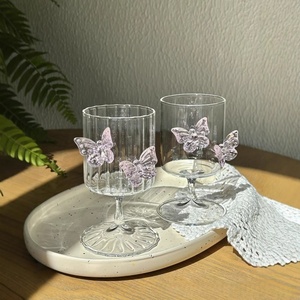 Venta al por mayor personalizado de alto borosilicato resistente al calor 3D fiesta Copa mariposas copa de <span class=keywords><strong>vino</strong></span> alta - Product Image 5