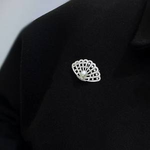 Broche de Perla de Agua de Mar con Forma de Concha, Color Blanco Australiano, Casi Redonda, con Pequeños Defectos, Accesorio de Moda para el Pecho - Product Image 5