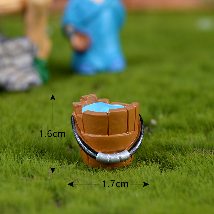 Wooden bucket