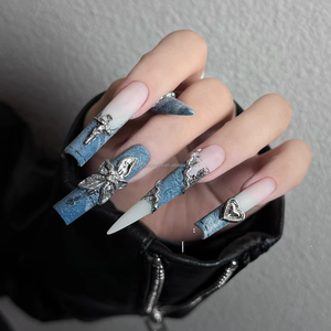 Faux ongles artisanaux <span class=keywords><strong>French</strong></span> Tip 3D avec breloques <span class=keywords><strong>pour</strong></span> <span class=keywords><strong>manucure</strong></span> de fête à coller (Press-Ons) - Product Image 4