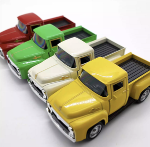 Modellino Auto Vintage Pickup in Lega Scala 1:32 Piccolo Pickup Rosso per Consegne in Confezione - Product Image 4