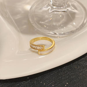 Anillo Abierto de Alta Calidad para Mujer, Chapado en Oro, Sin Deslustre, Sin Níquel, Sin Plomo, Moderno, con Circonita Blanca y Diseño de Concha, Venta al por Mayor - Product Image 5