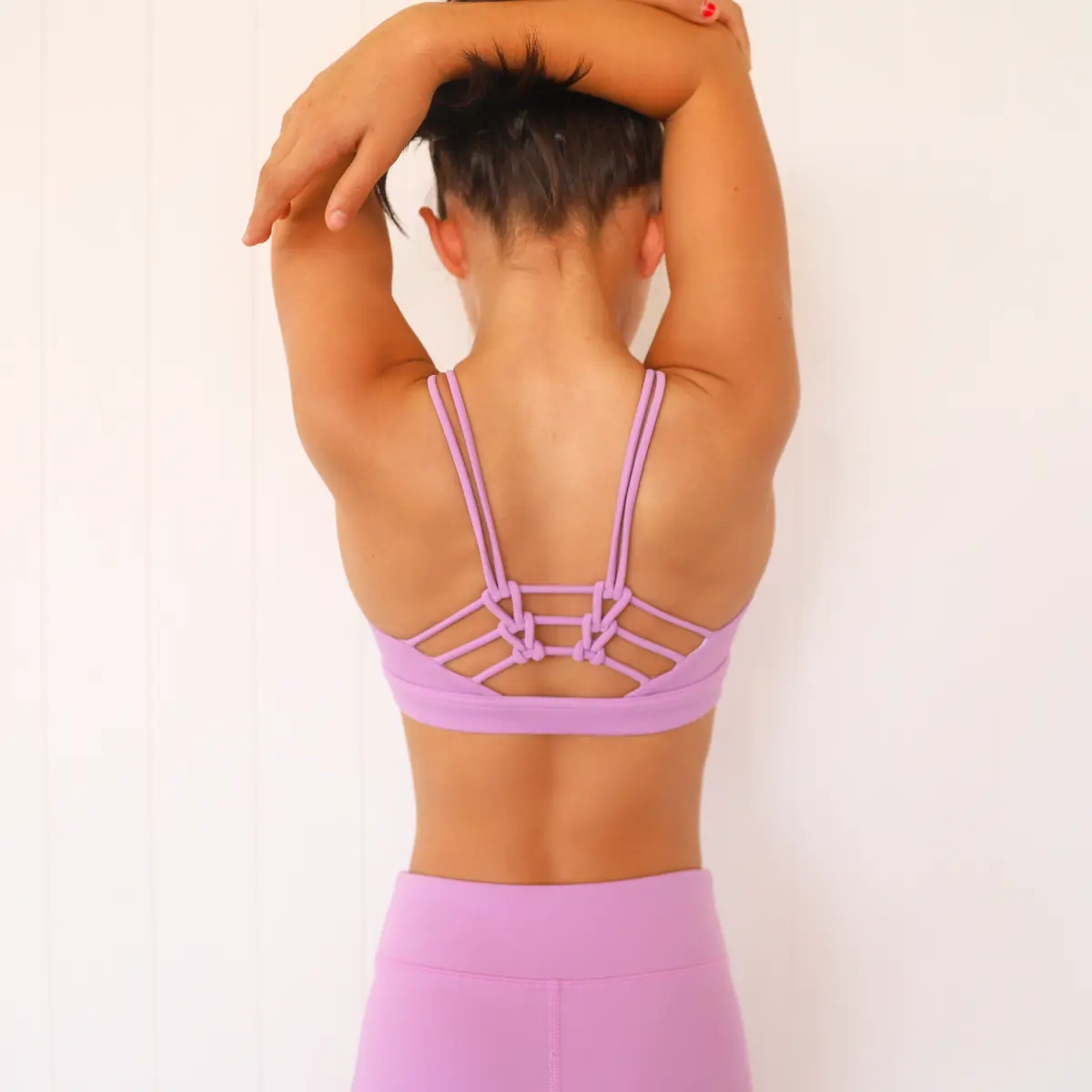 2022 Benutzer definiertes Logo Rücken loser Riemchen Laufen Sportliche Fitness Crop Top Yoga Mädchen Cross Strap Sport-BH Für Kinder