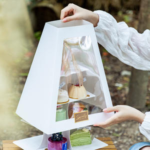 กล่องเค้กกระดาษลูกฟูกใสสำหรับงานเลี้ยงน้ำชายามบ่าย แบบ 1 <span class=keywords><strong>2</strong></span> <span class=keywords><strong>3</strong></span> ชั้น พร้อมหูหิ้ว - Product Image 4