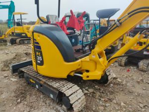 Komatsu Pc35 Mini pelle sur chenilles de 3 tonnes d'occasion avec moteur et pompe à chenilles en caoutchouc Modèle 2022 Godet de 0.12m Utilisation commerciale - Product Image 3