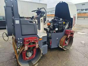 Xp303s Xp303ks 30-Tonnen Hydraulische Verdichterwalze mit Weichai-Motor, Hydraulikpumpe und Gummireifen – Straßenwalze zum Verkauf - Product Image 5