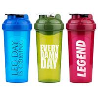 Logo personnalisé en plastique protéine Shaker bouteille d'eau Shaker tasse pour Gym sport Fitness avec fouet boule couvercle étanche