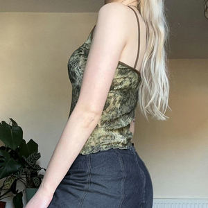 Top camisole vintage à col en V avec bordure florale floue, style fille branchée, coupe ajustée, amincissant, polyvalent, petit gilet - Product Image 6