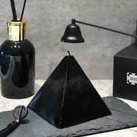 Großhandel Private Label Benutzer definierte Aroma therapie Kreative Pyramide Geometrische Form Duft kerze