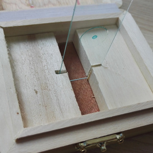 Slide <b>holder</b> with rounded corners to prevent hand injury; laboratory consumables and instruments. - Product Image 2