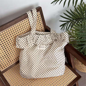Bolso de mano estilo INS para mujer, éxito de ventas, con puntos ondulados en blanco y negro, bolso de hombro moderno para mujer - Product Image 6
