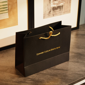 Sacs en papier alimentaire personnalisés imprimés sur toute la surface, en carton noir de haute qualité, laminés avec film doré, gaufrés/découpés, fournis directement par l'usine - Product Image 2