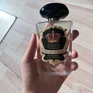 Flacon <span class=keywords><strong>de</strong></span> parfum en verre couronne 50ml Eau <span class=keywords><strong>de</strong></span> Parfum Thème <span class=keywords><strong>Nuit</strong></span> Noire Bouchon Galet Noir Logo Personnalisé Marque Privée OEM ODM sur mesure - Product Image 1