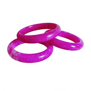 Bracelet élégant en résine époxy fait main pour femmes, bracelet moderne et coloré, accessoire de mode élégant pour un look décontracté - Product Image 1