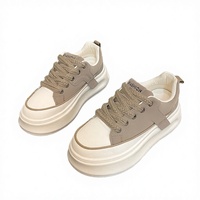 Nouvelles Chaussures de Marche Sportives Blanches à Lacets et Semelle Épaisse en Caoutchouc Style Coréen 2025 pour Étudiantes, Rehaussantes, Printemps