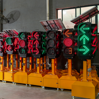 Signalisation routière solaire pour la gestion d'événements, 200 mm, 4 voies, LED, IP53, pour le contrôle du trafic d'urgence et les événements publics