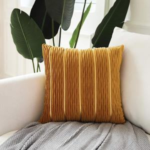 Vente <span class=keywords><strong>en</strong></span> gros de taie d'oreiller ondulée avec bandes de <span class=keywords><strong>cuir</strong></span>, housse de coussin <span class=keywords><strong>en</strong></span> velours <span class=keywords><strong>pour</strong></span> <span class=keywords><strong>canapé</strong></span>, salon, décoration 18*18 pouces - Product Image 3