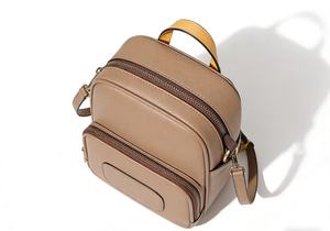 Zaino di Lusso in Vera Pelle di Marca Prestigiosa, Design di Alta Gamma, Leggero e Lussuoso per Pendolari, Zaino da Donna - Product Image 6